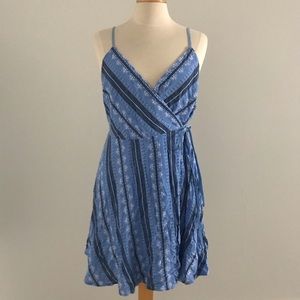 Lulus blue patterned wrap dress size M